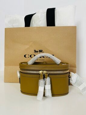 NEW!! Coach Muted Olive Green Leather Trail 15 Crossbody Bag SOLD OUT at Coach!!